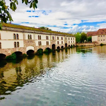 Cosy & Quiet Flat In Historical Lively Center Of Apartmán Štrasburk