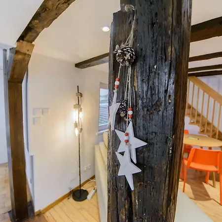 Cosy & Quiet Flat In Historical Lively Center Of 아파트