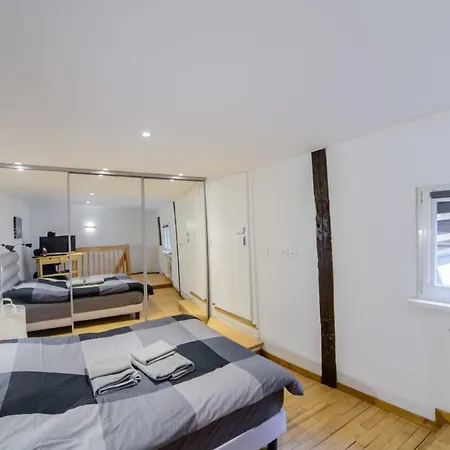 아파트 Cosy & Quiet Flat In Historical Lively Center Of *